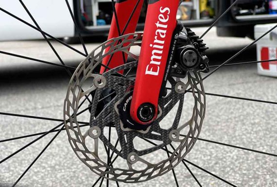 carbon-ti-X-Rotor_SteelCarbon_3_Center_Lock_160_on_UAE_Team_Emirates_bike